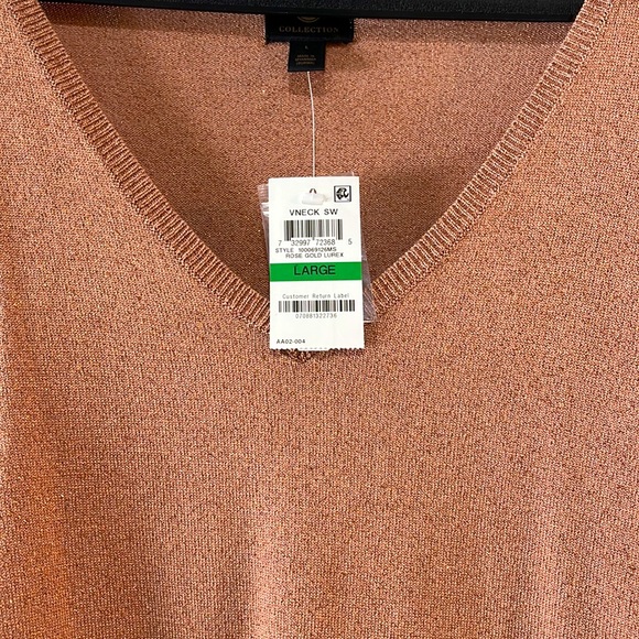 BNWT J M COLLECTION V-NECK ROSE GOLD LUREX SWEATER WITH GOLD BUTTON CUFF ACCENTS - Picture 2 of 7